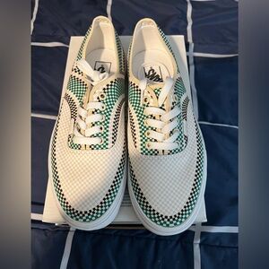 New Men’s Classic Vans size 9.5